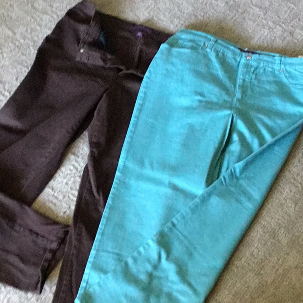 Gloria Vanderbilt Size 16 jeans. 2pr (Brn/Aqua)